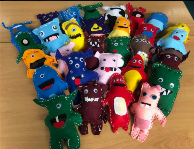 peluches de monstres